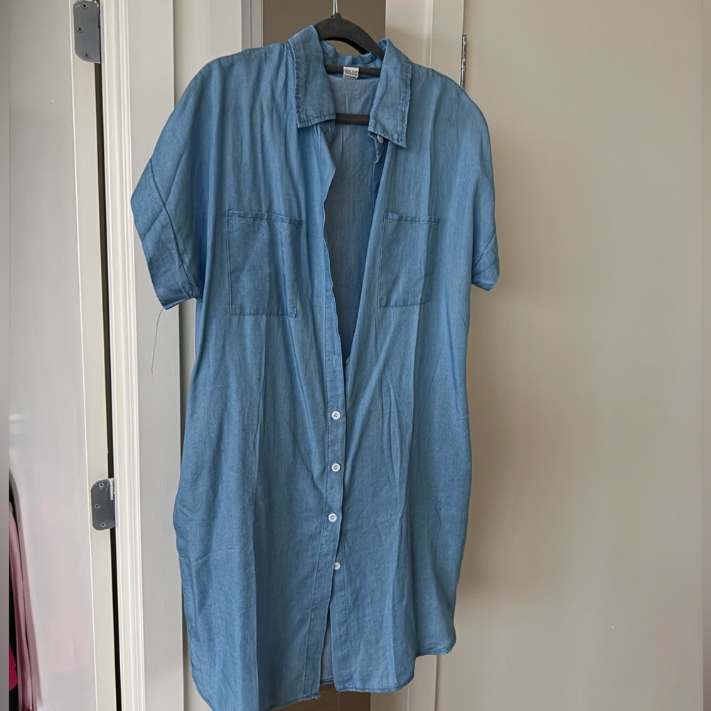 Denim blue button-down dress cover-up, light and airy short sleeve size XL